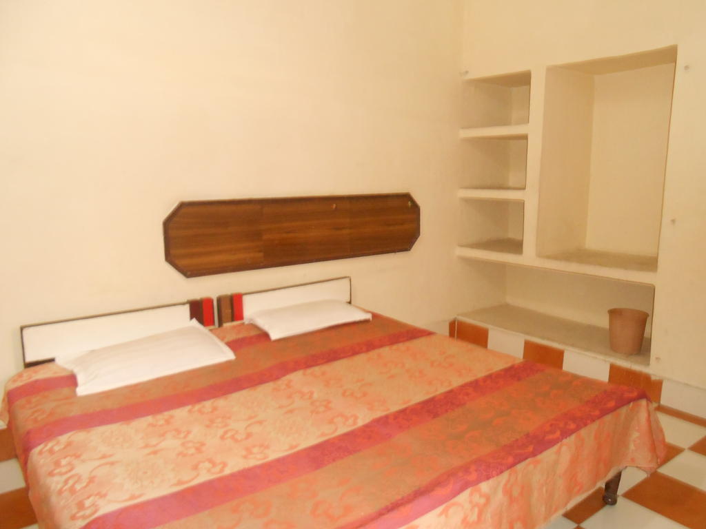 Gaurav Guest House Mathura Esterno foto