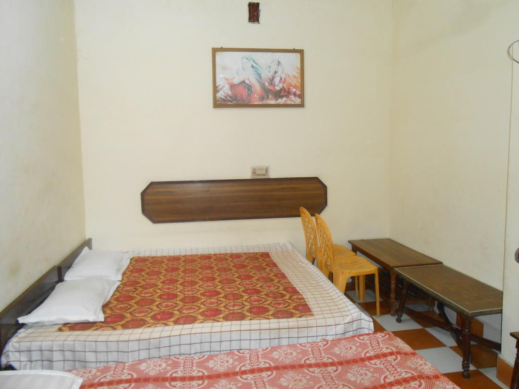 Gaurav Guest House Mathura Esterno foto