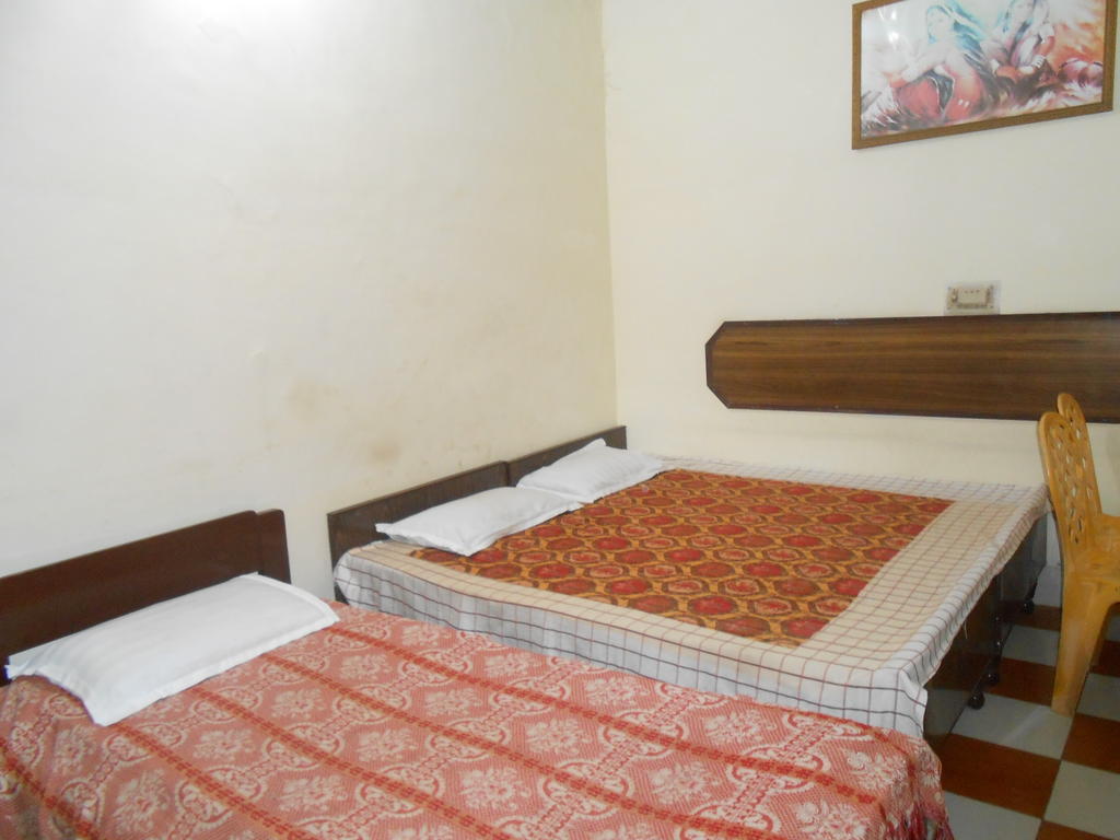 Gaurav Guest House Mathura Esterno foto